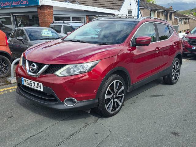 Nissan Qashqai 1.6 dCi Tekna 5dr Hatchback Diesel Red